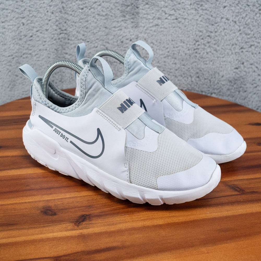 Size 6Y 7.5 Women Nike Flex Runner 2 (GS) DJ6038 010